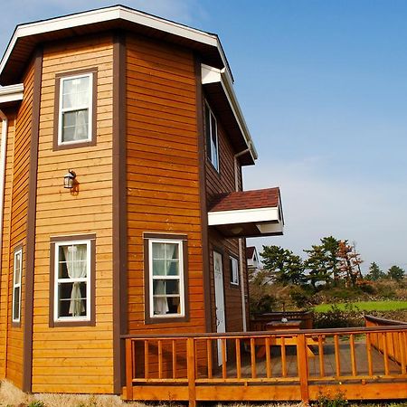 Sweetsalt Villa Сеогвипо Екстериор снимка